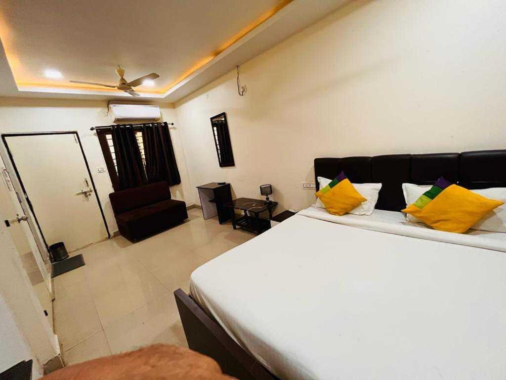 Oyo Hotel Happy Homes Bhopal Exterior photo